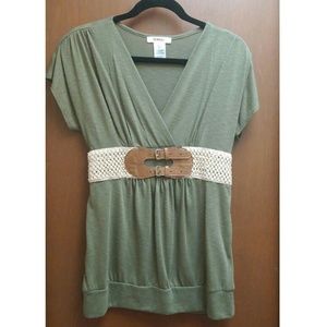 SOLD**Cute Bongo Top